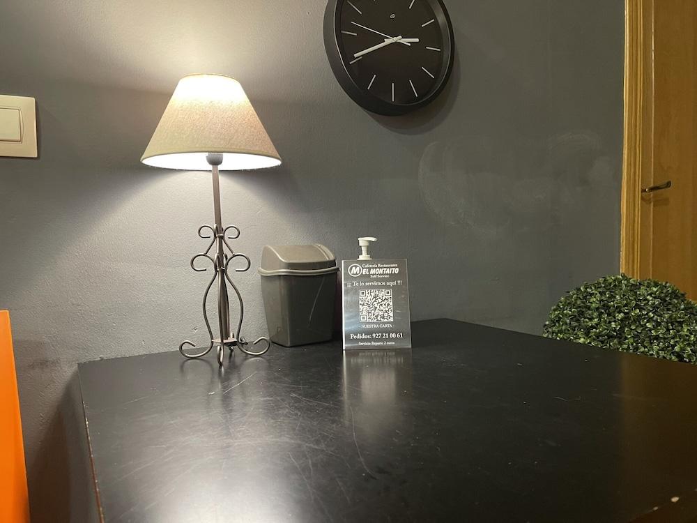 Kubik Hotel Caceres Luaran gambar