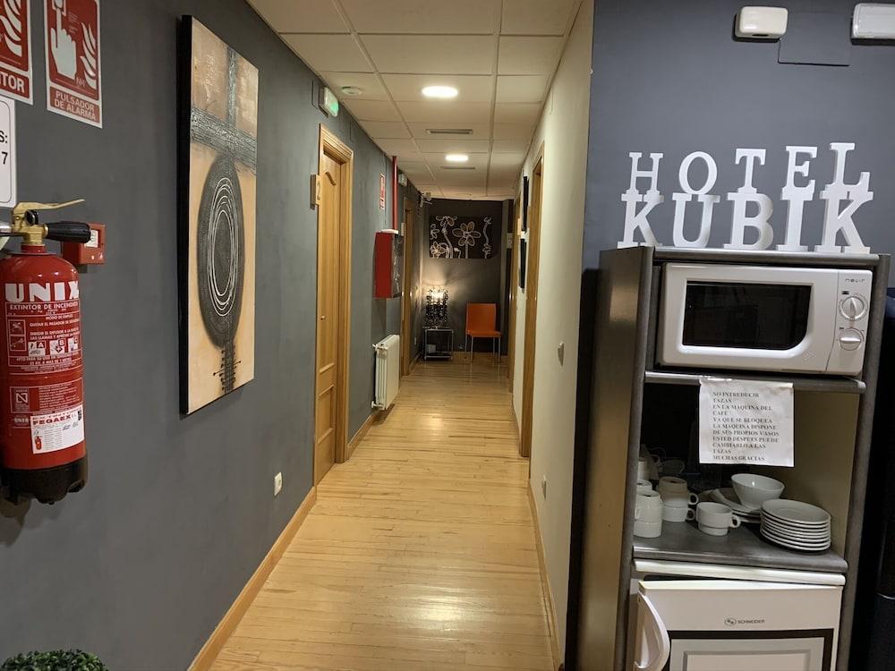 Kubik Hotel Caceres Luaran gambar